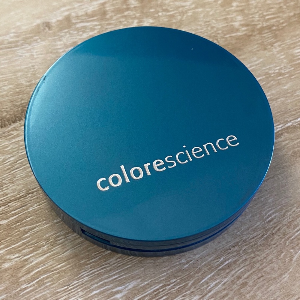 Colorscience Natural Finish Pressed Foundation Lit